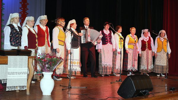 ŠKAC Alksniupių kultūros namų liaudiško dainavimo kolektyvas „Alksnelė“